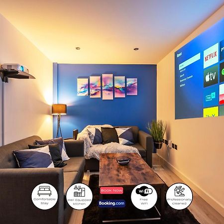 Spacious 1 Bedroom Apartment With 4K Cinema Experience By Green Haven Escapes In Bradford ブラッドフォード エクステリア 写真