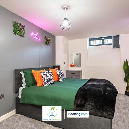 Spacious 1 Bedroom Apartment With 4K Cinema Experience By Green Haven Escapes In Bradford ブラッドフォード エクステリア 写真