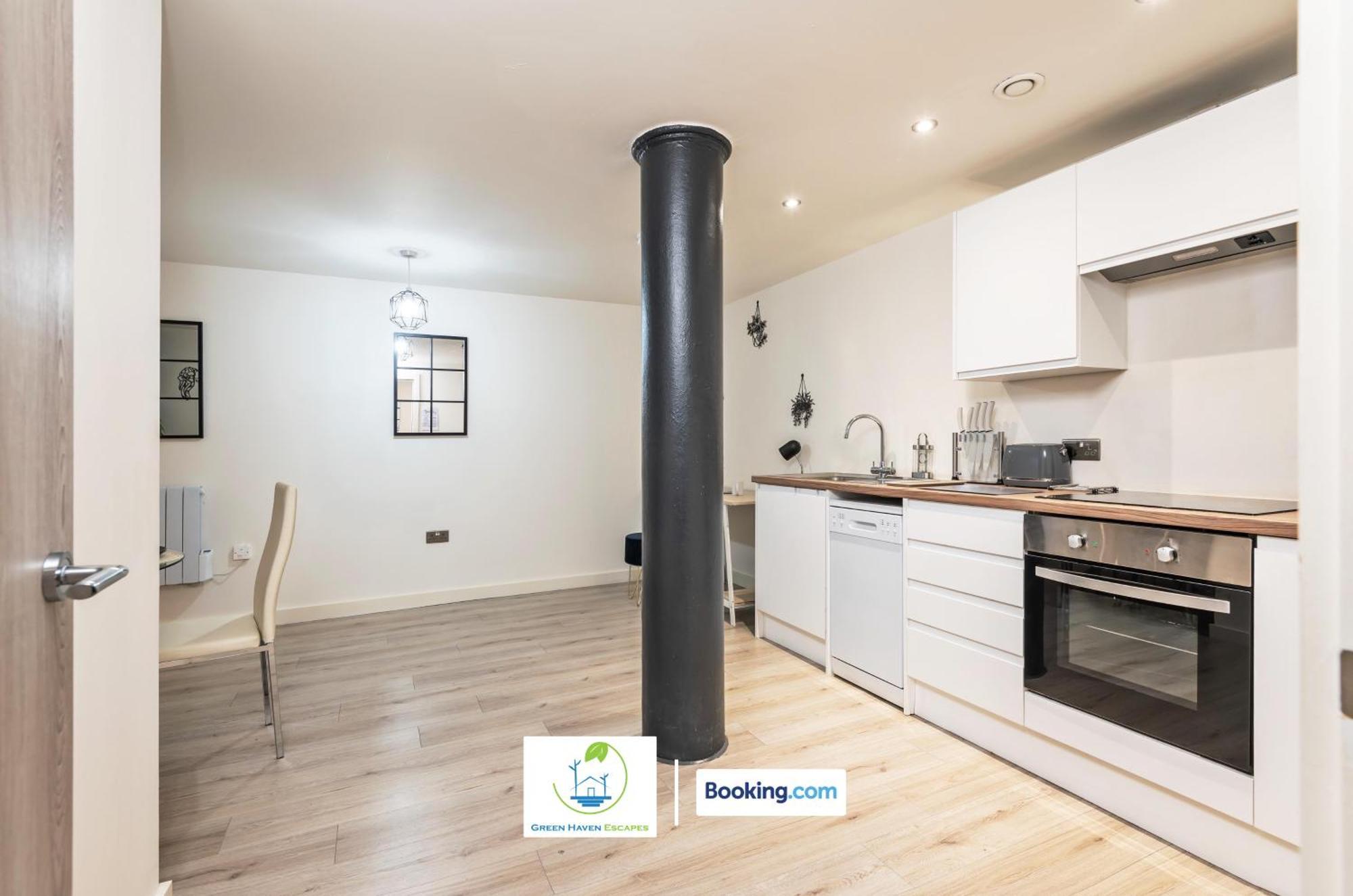 Spacious 1 Bedroom Apartment With 4K Cinema Experience By Green Haven Escapes In Bradford ブラッドフォード エクステリア 写真