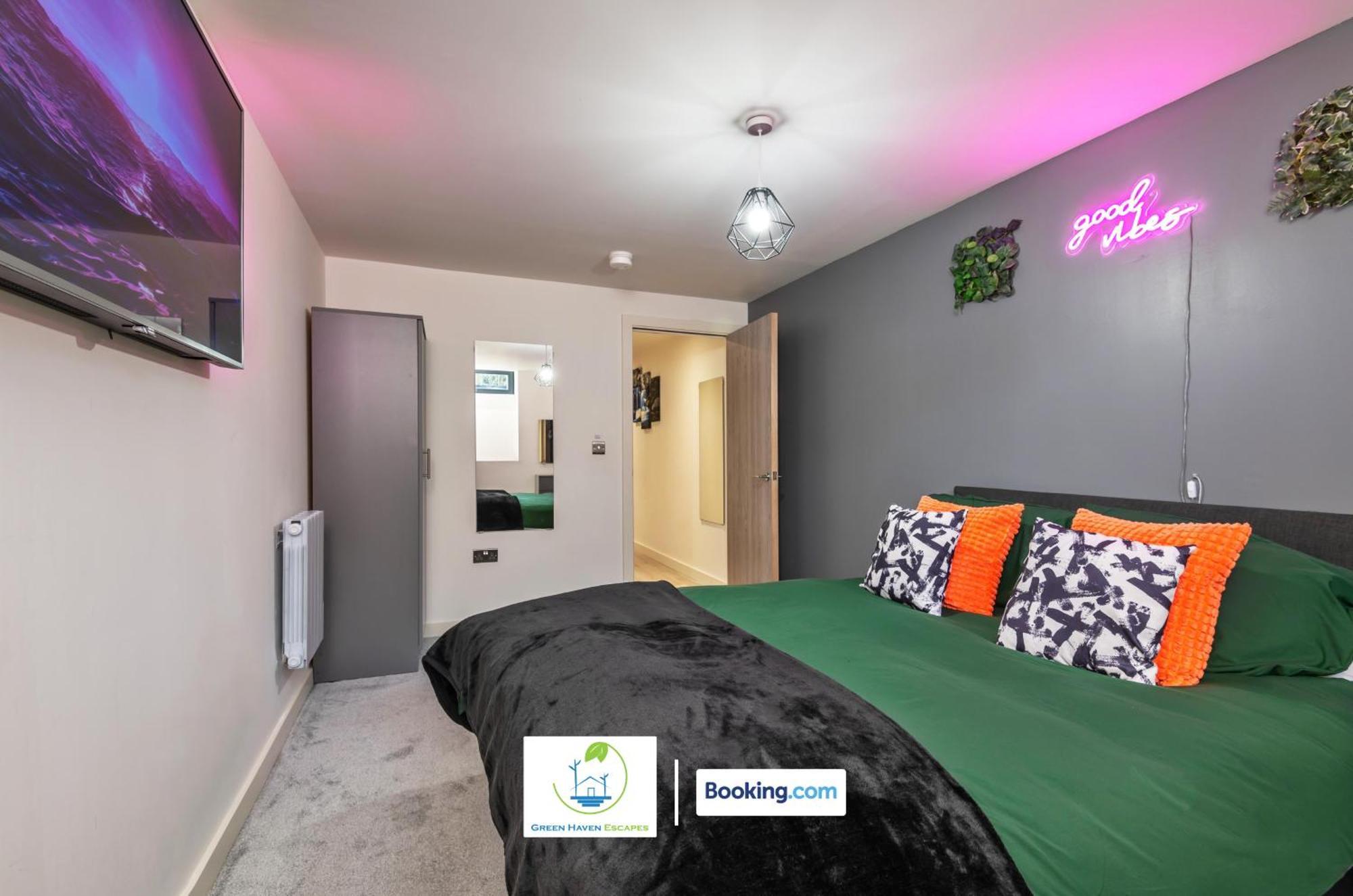 Spacious 1 Bedroom Apartment With 4K Cinema Experience By Green Haven Escapes In Bradford ブラッドフォード エクステリア 写真